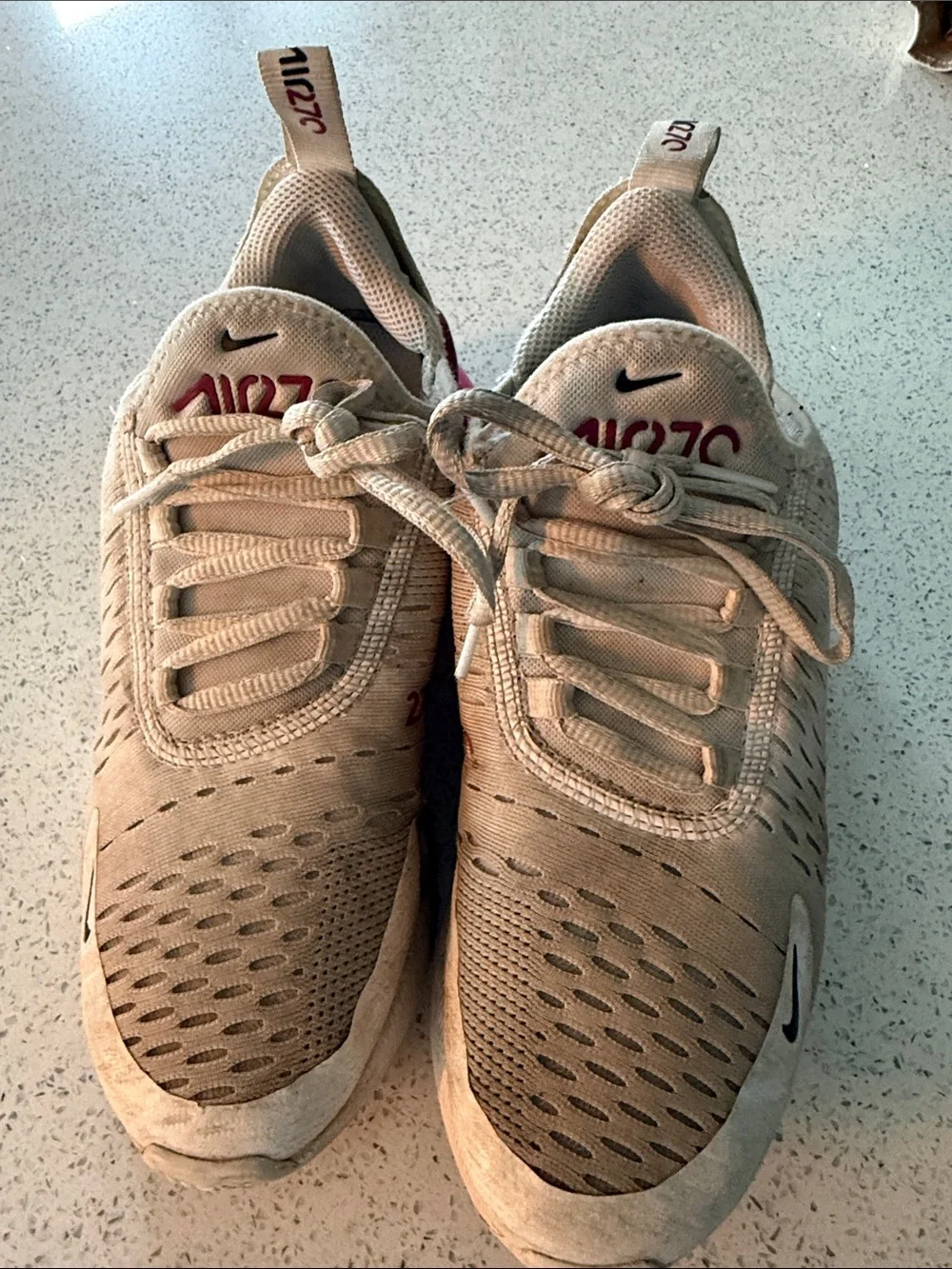 Nike boys Beige/Tan Air 270 Athletic Sneakers